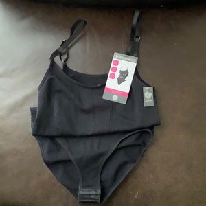 Vince Camuto Shapeware